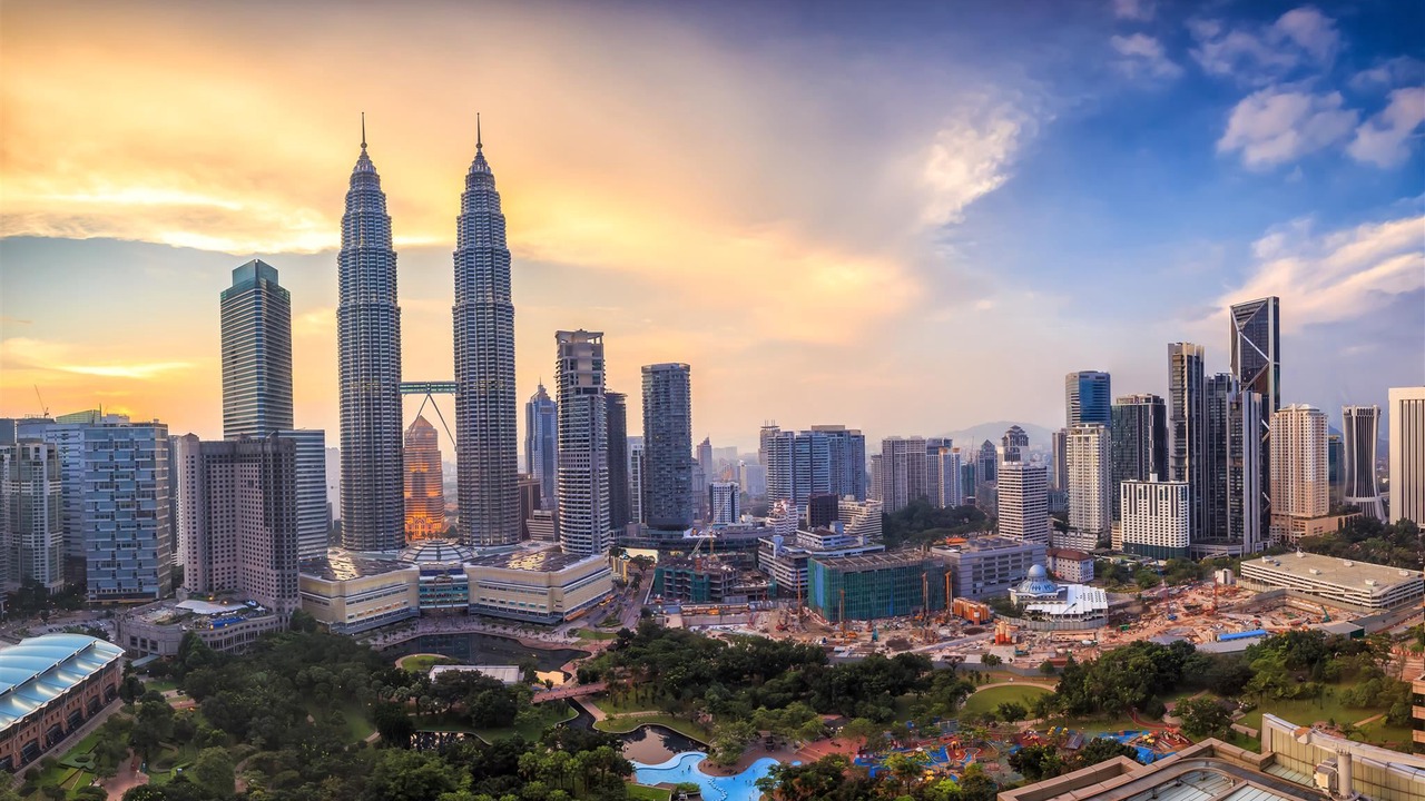 Photo of Buildings in Imbi