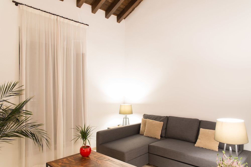 Photo of Livingroom in Central District
