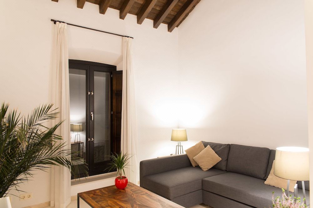 Photo of Livingroom in Central District
