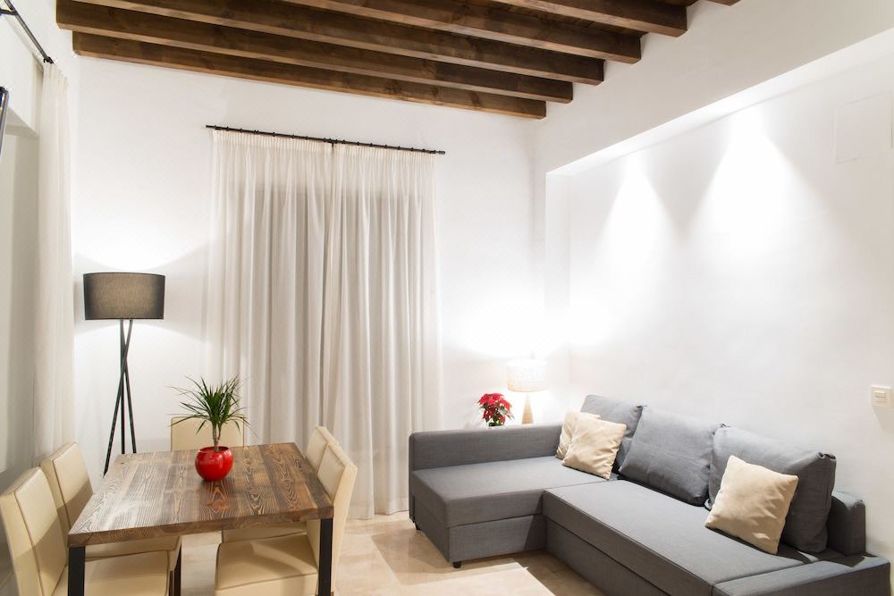 Photo of Livingroom in Central District