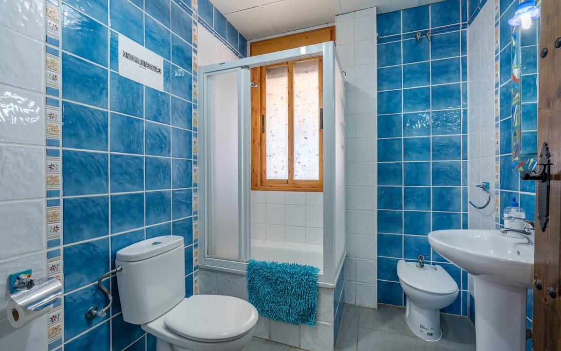 Photo of Bathroom in Cogollos de Guadix