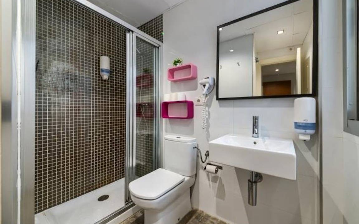 Photo of Bathroom in Central District
