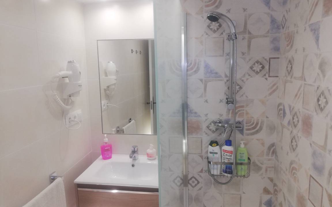 Photo of Bathroom in Quentar
