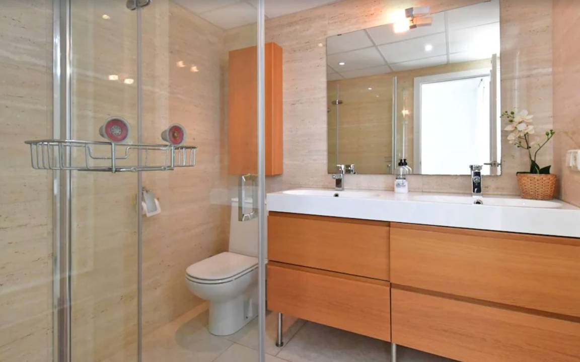 Photo of Bathroom in Jete