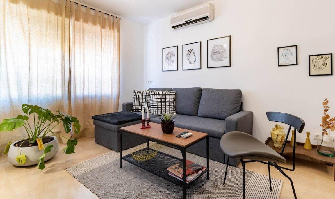 Photo of Livingroom in Central District