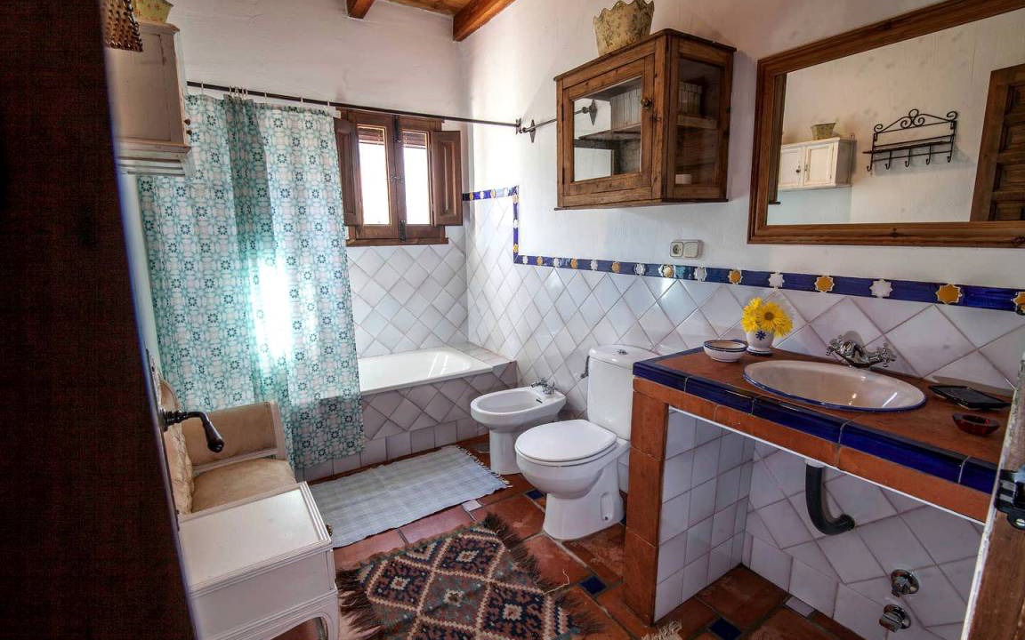 Photo of Bathroom in Guejar Sierra