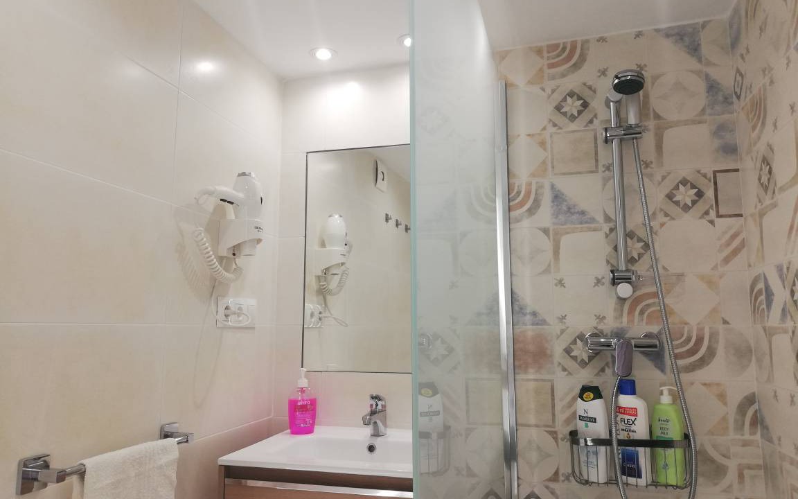 Photo of Bathroom in Quentar