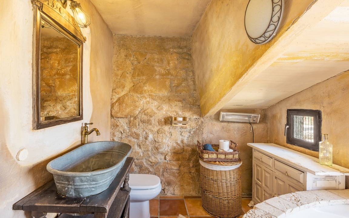 Photo of Bathroom in Algarinejo