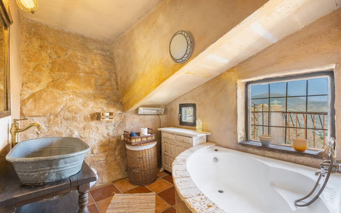 Photo of Bathroom in Algarinejo