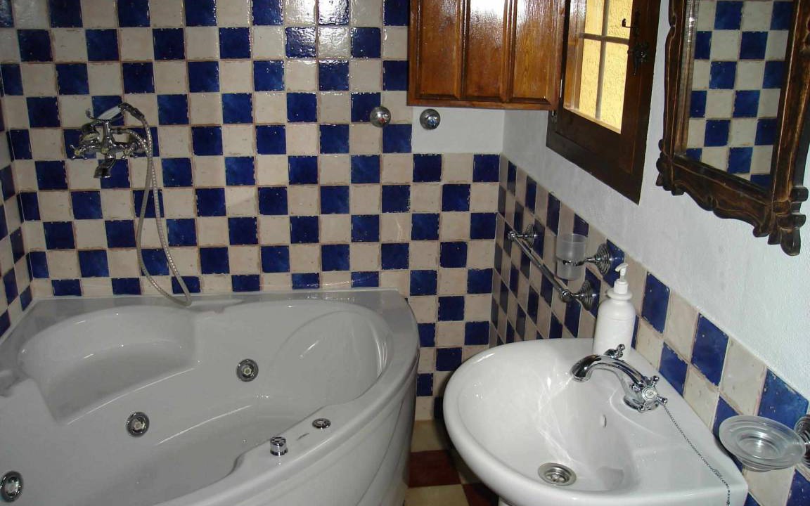 Photo of Bathroom in Algarinejo
