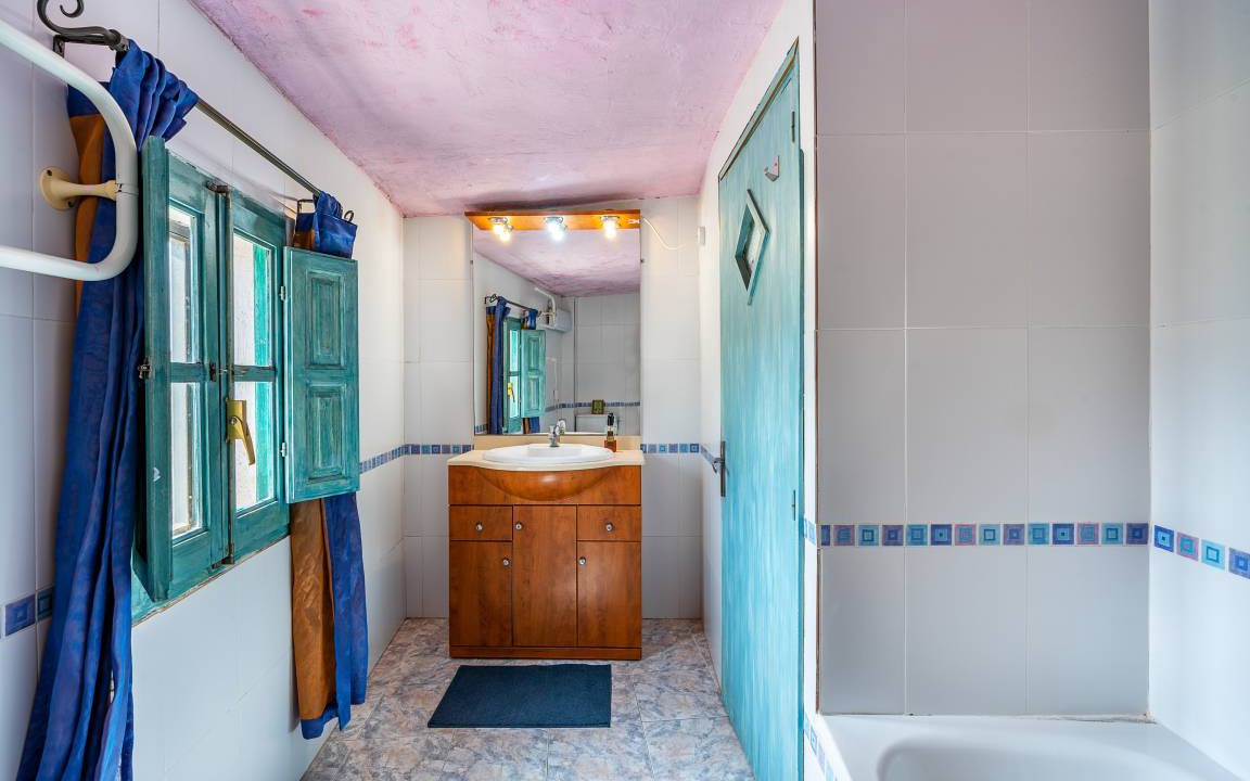 Photo of Bathroom in Orgiva