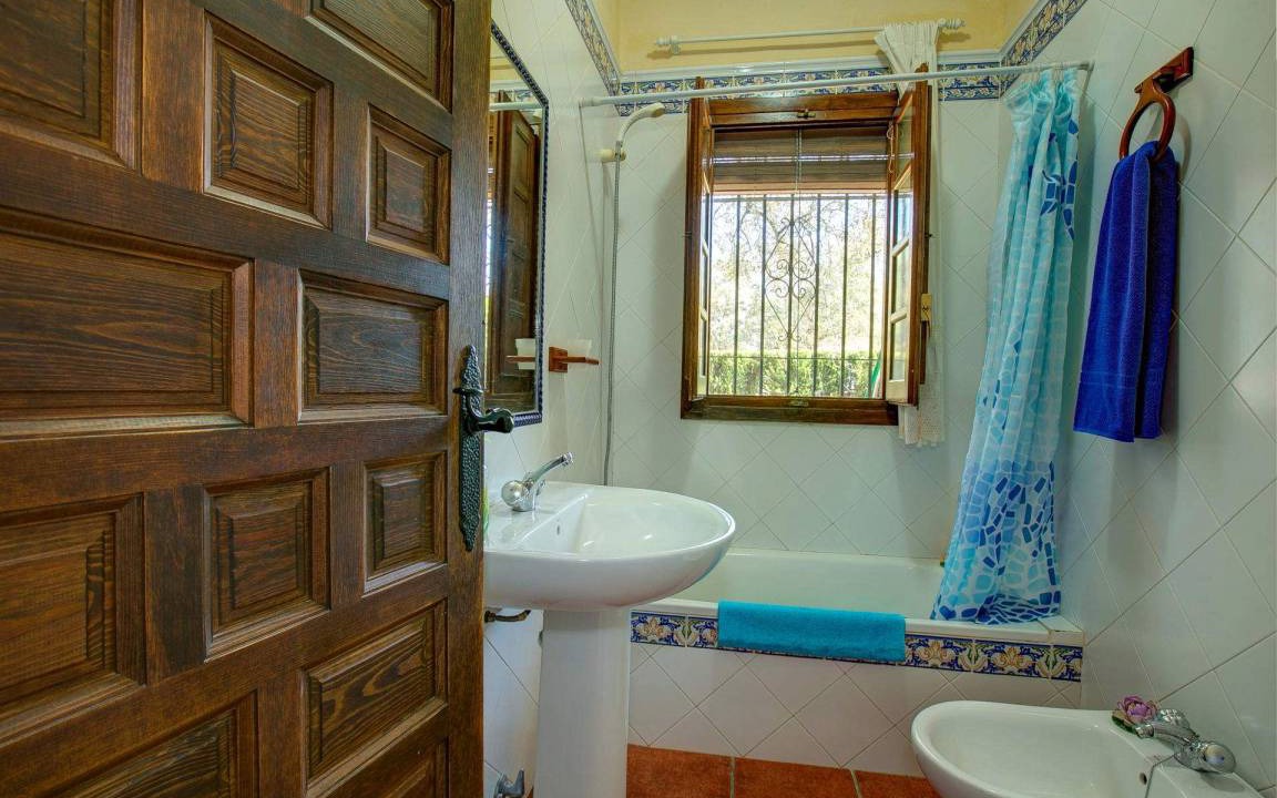 Photo of Bathroom in Orgiva