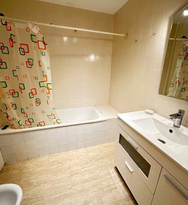 Photo of Bathroom in Central District