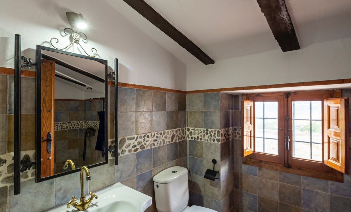 Photo of Bathroom in Algarinejo
