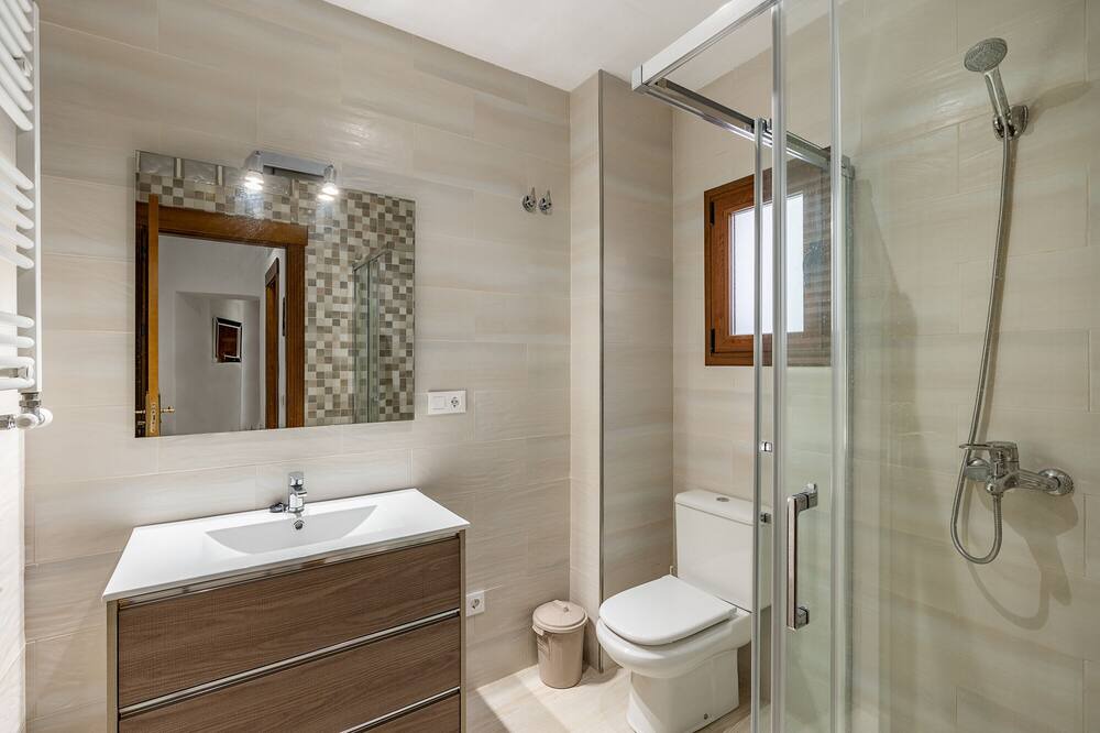 Photo of Bathroom in Albunuelas