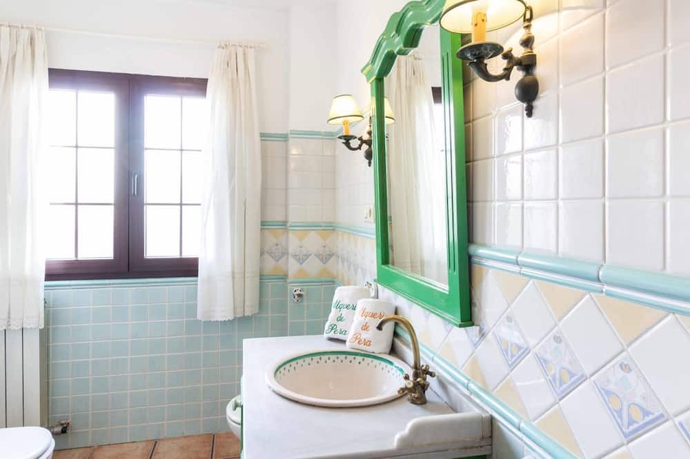 Photo of Bathroom in Escuzar