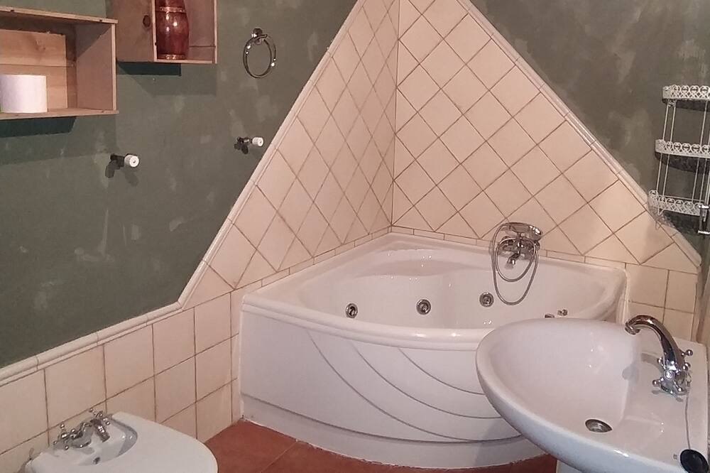 Photo of Bathroom in Algarinejo