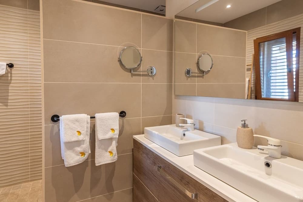 Photo of Bathroom in Santa Cruz del Comercio
