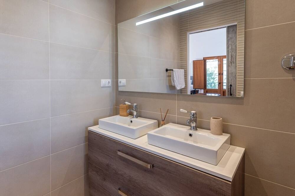 Photo of Bathroom in Santa Cruz del Comercio