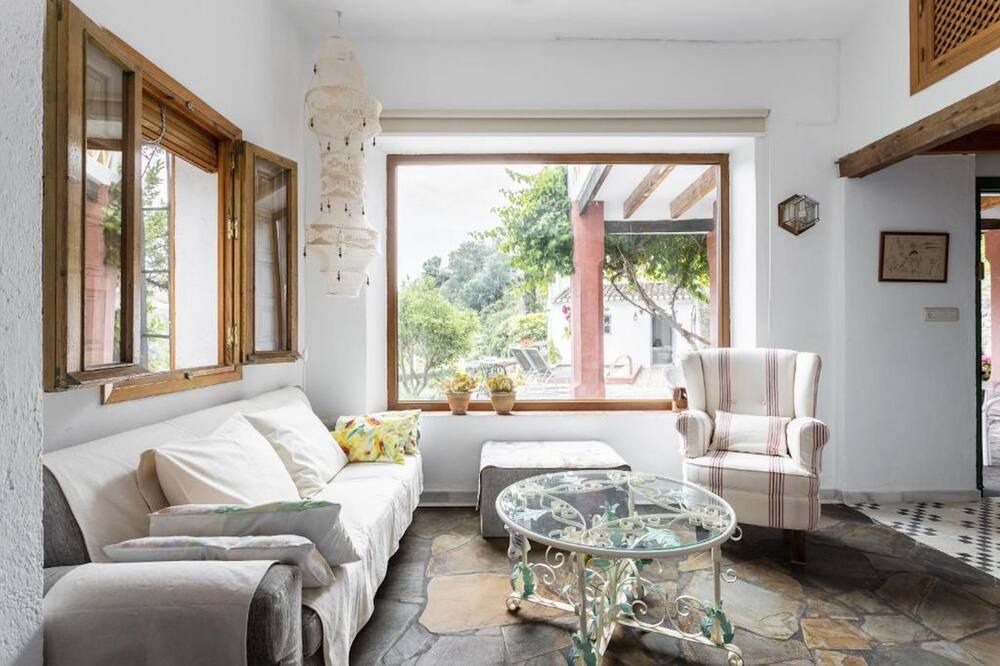 Photo of Livingroom in Guajar Faraguit