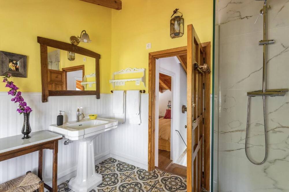 Photo of Bathroom in Guajar Faraguit