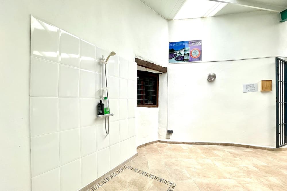 Photo of Bathroom in Cullar