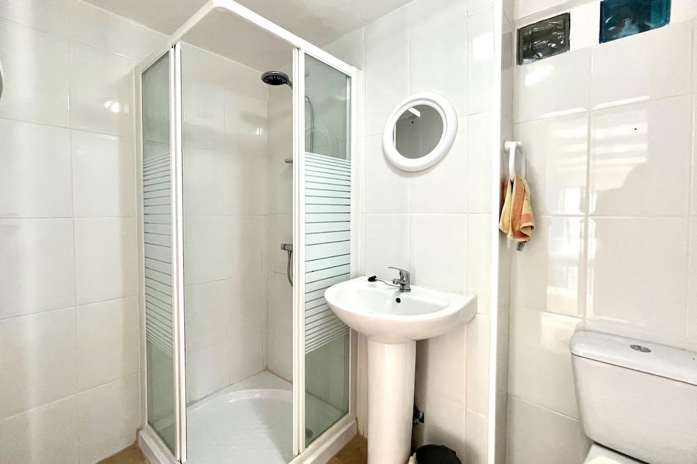 Photo of Bathroom in Cullar
