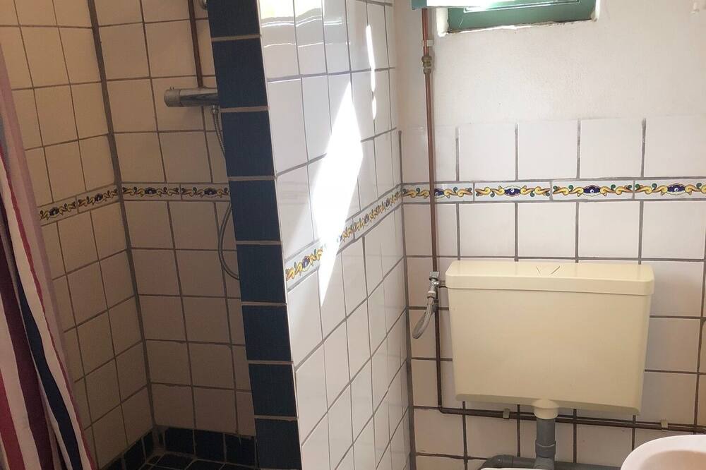 Photo of Bathroom in Alquife
