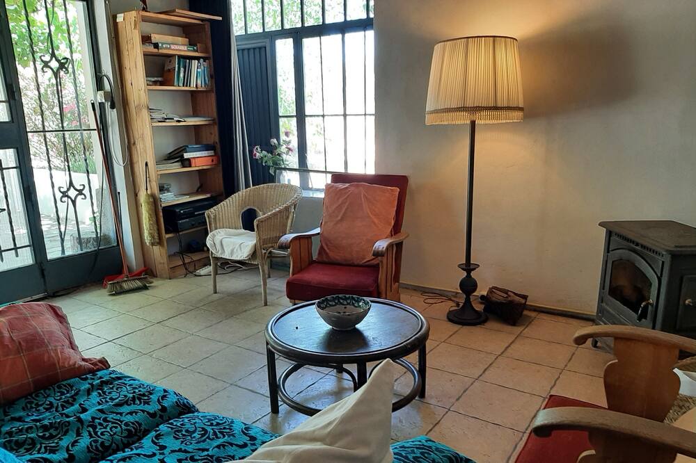 Photo of Livingroom in Alquife