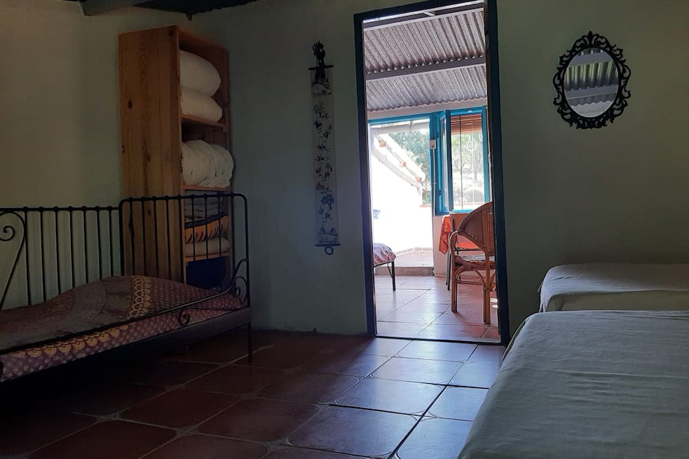 Photo of Bedroom in Alquife