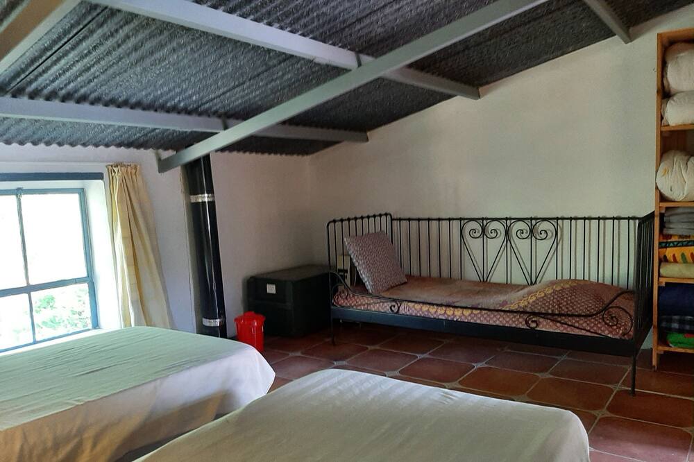 Photo of Bedroom in Alquife