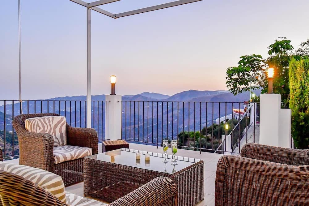 Photo of Patio Balcony in Jete