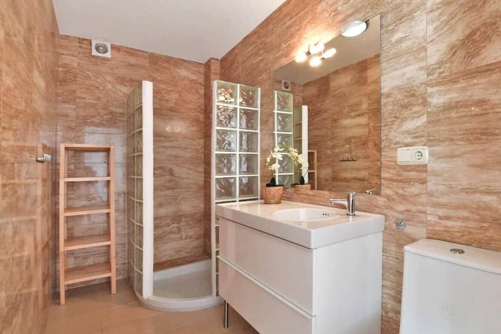 Photo of Bathroom in Jete