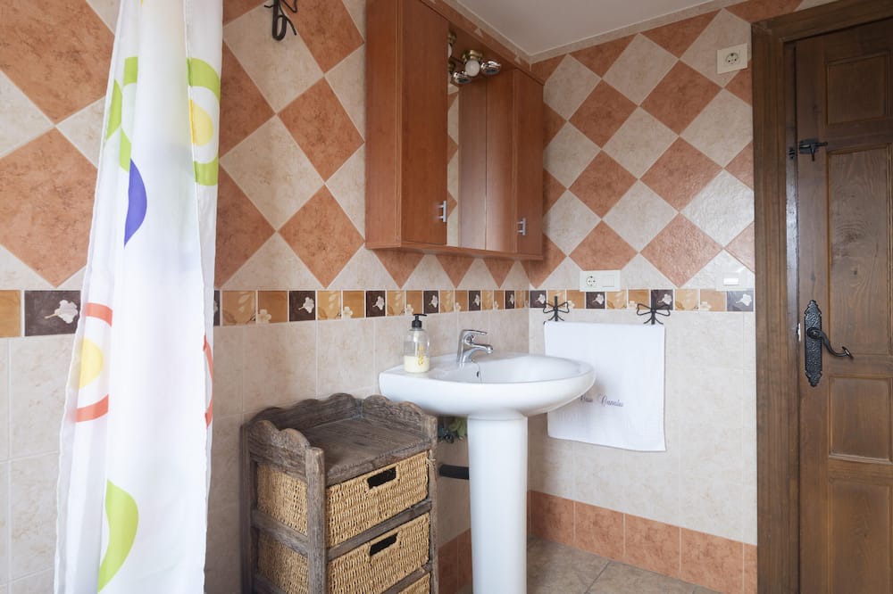 Photo of Bathroom in Cadiar