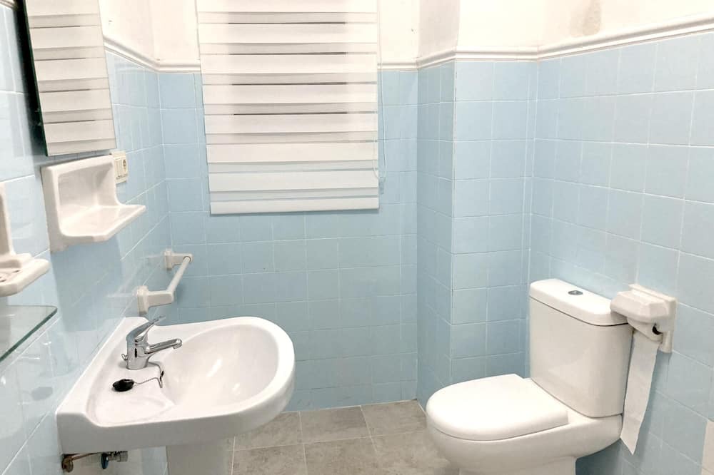 Photo of Bathroom in Albunol