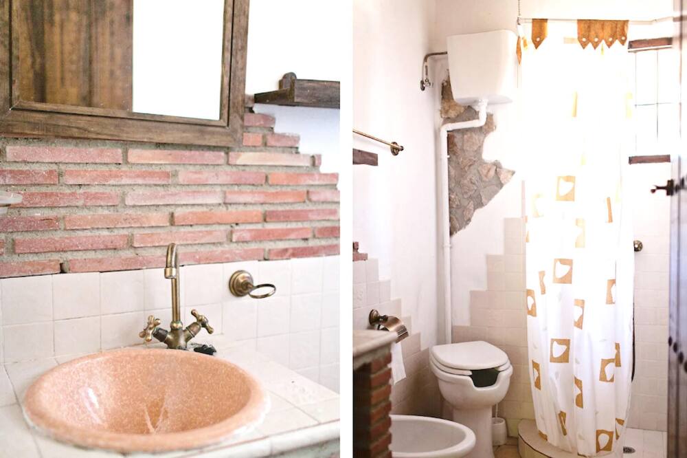 Photo of Bathroom in Serval