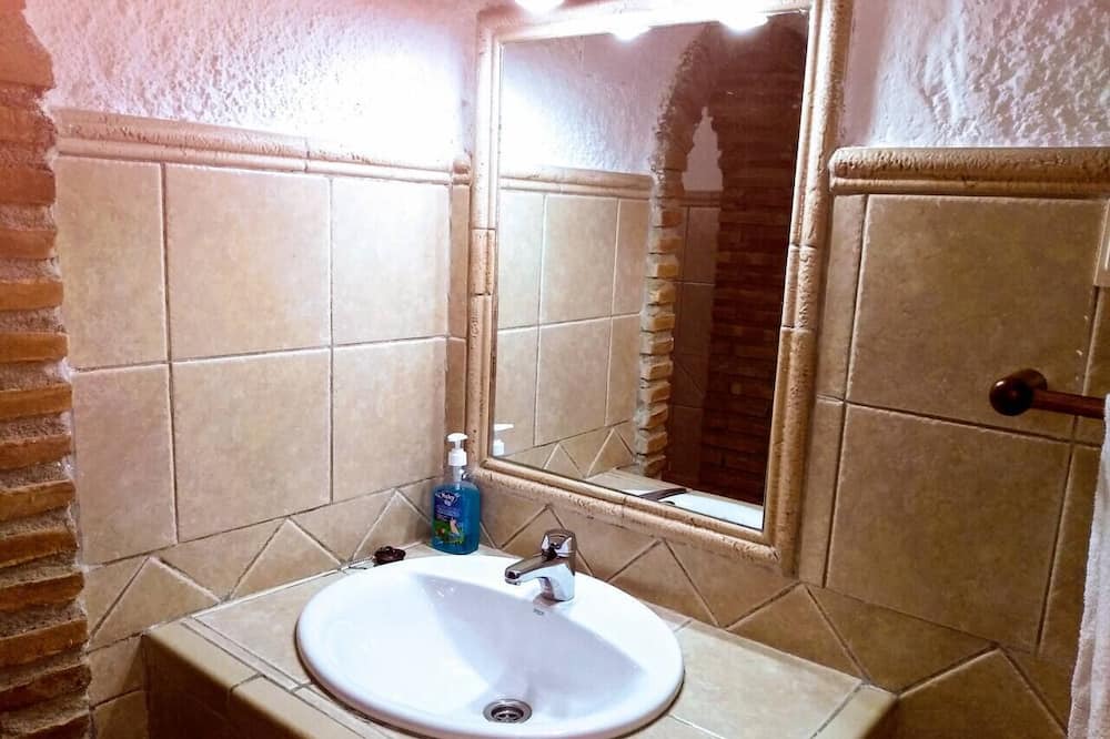 Photo of Bathroom in Marchal