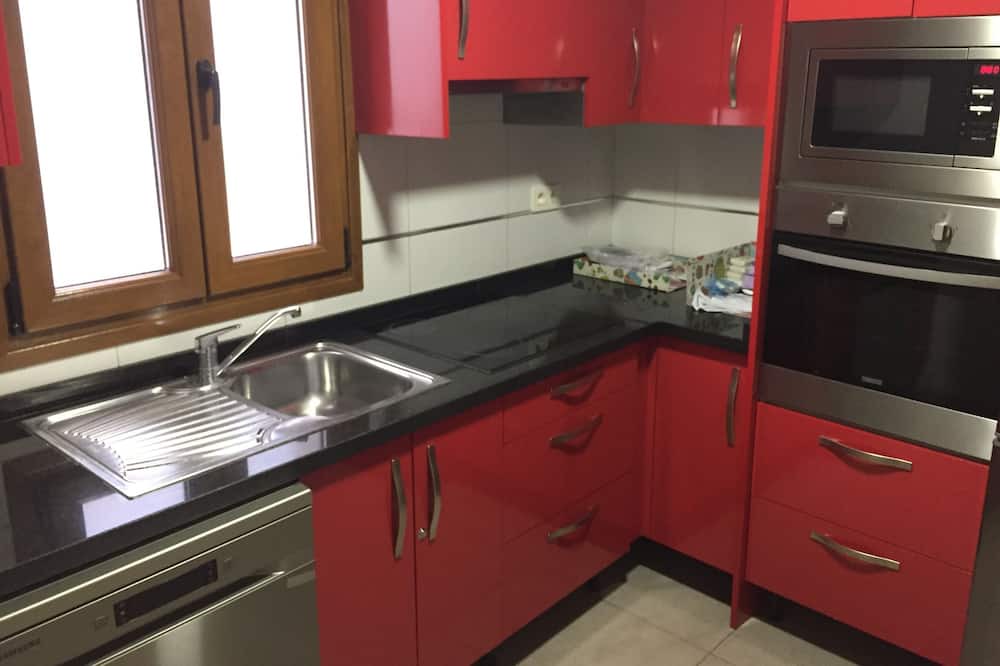 Photo of Kitchen in Plaza de Toros-Doctores-San Lazaro