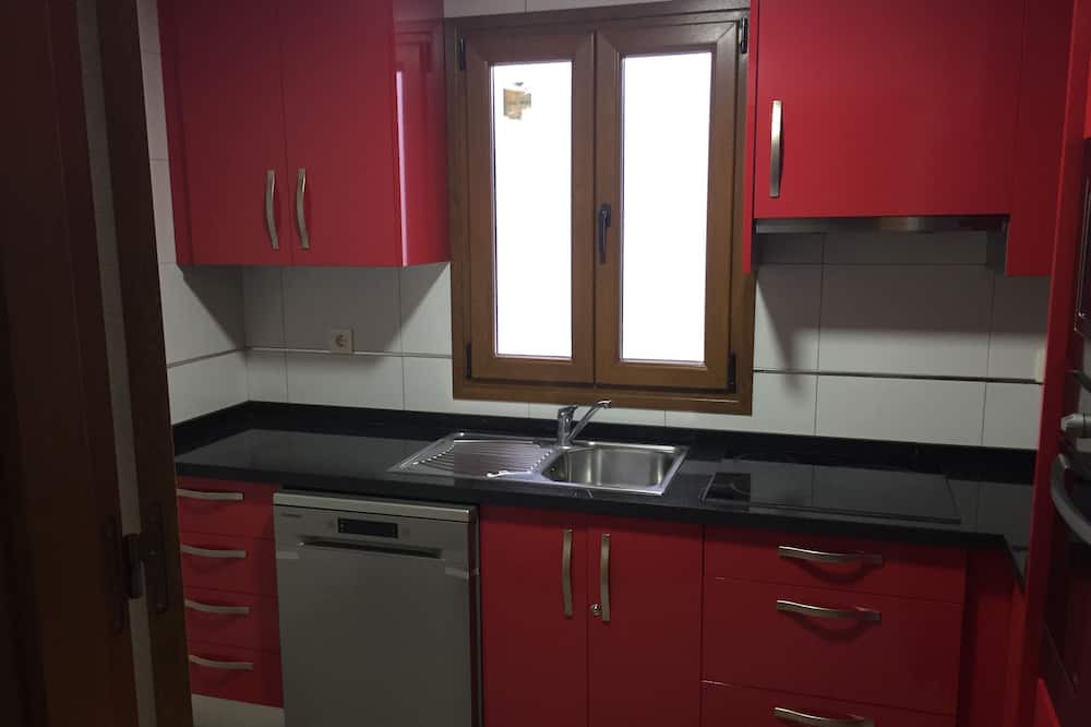 Photo of Kitchen in Plaza de Toros-Doctores-San Lazaro