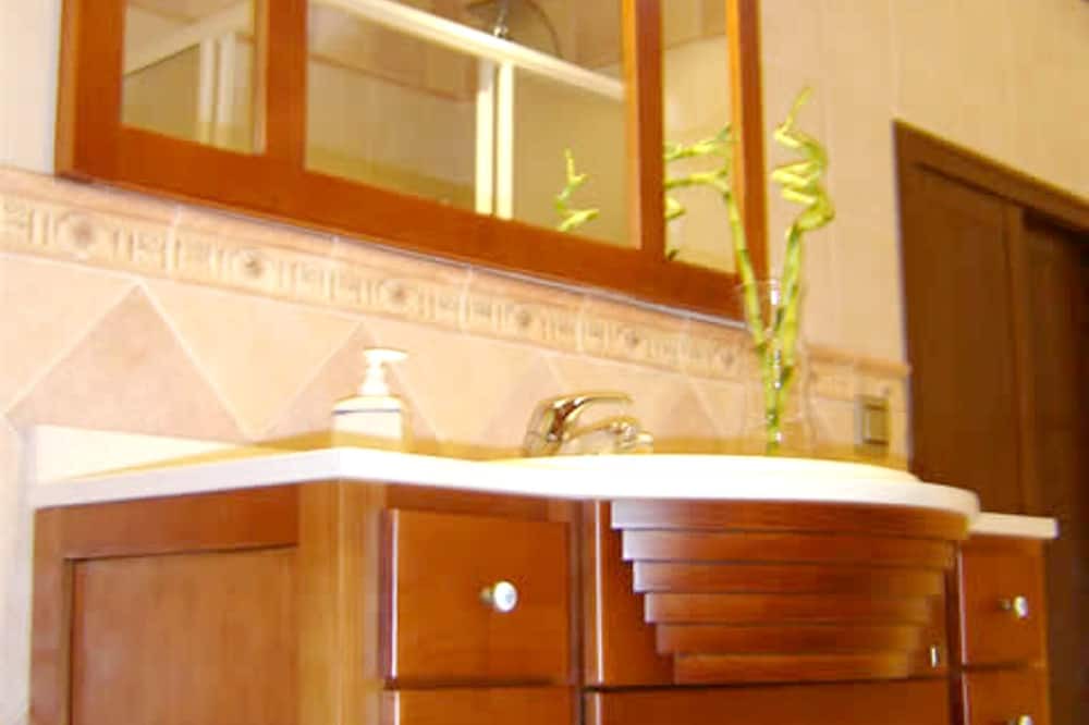 Photo of Bathroom in Yegen