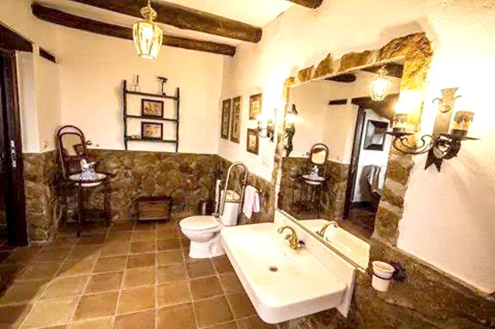Photo of Bathroom in Baza