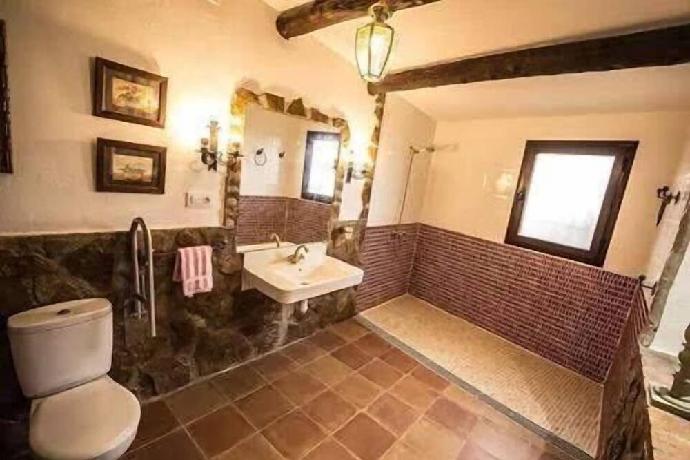 Photo of Bathroom in Baza