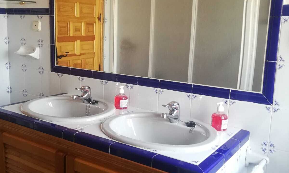 Photo of Bathroom in Lachar