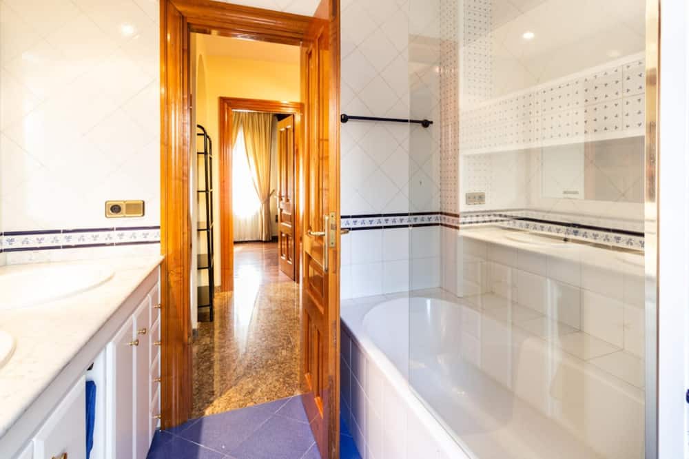 Photo of Bathroom in Padul