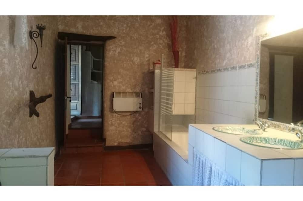 Photo of Bathroom in Pampaneira