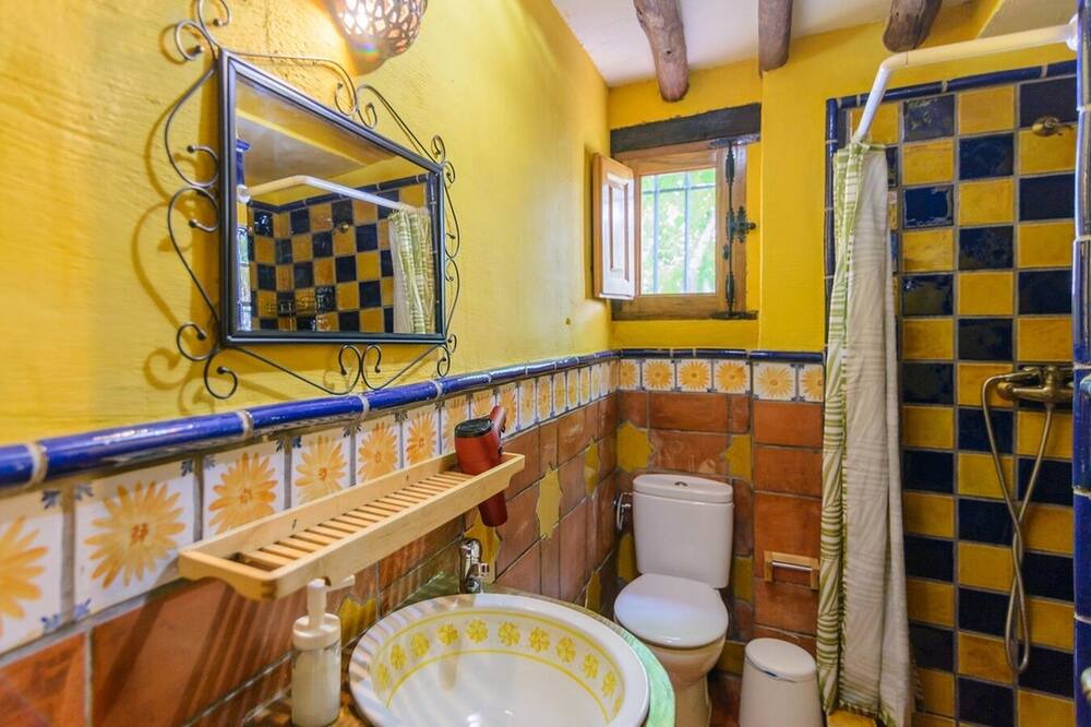 Photo of Bathroom in Algarinejo