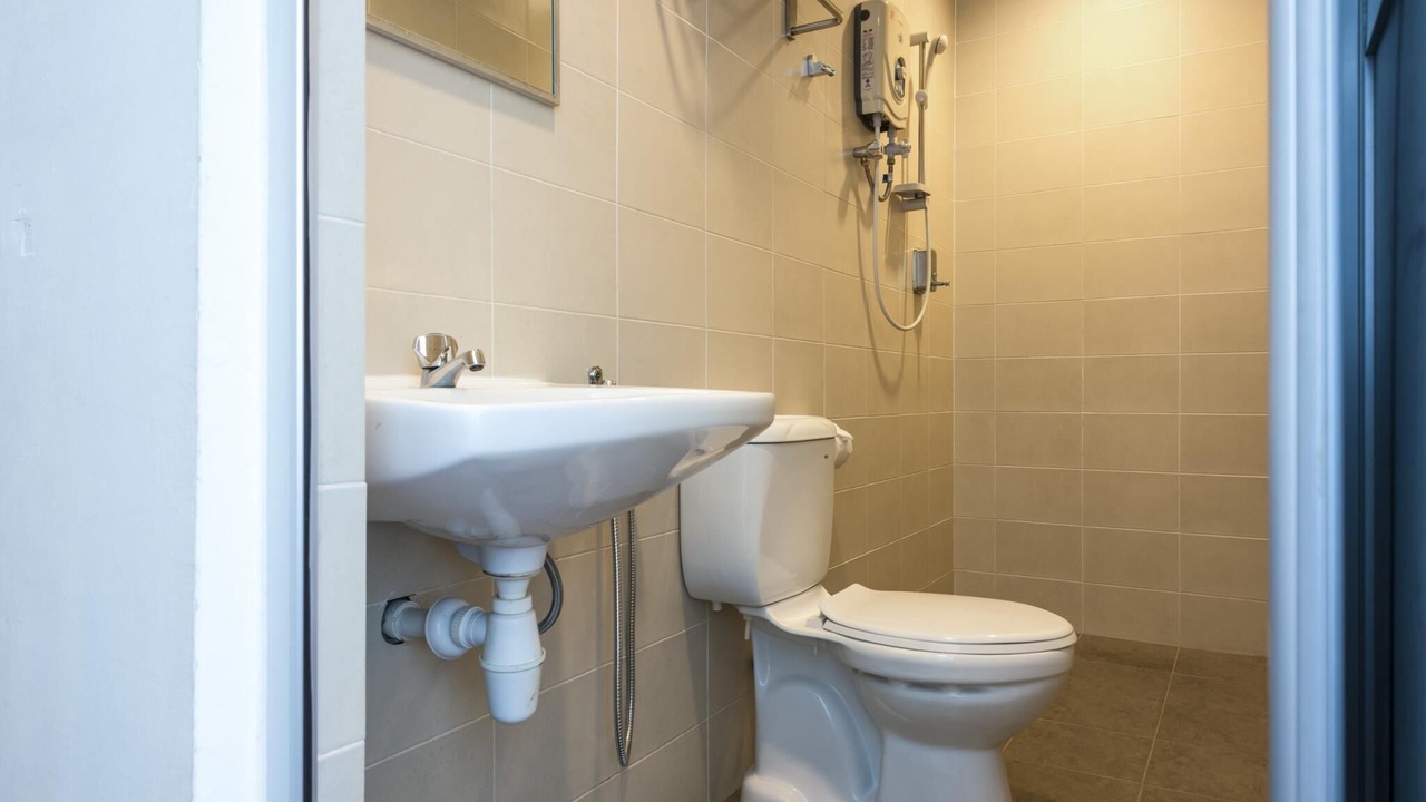 Photo of Bathroom in Bandar Menjalara