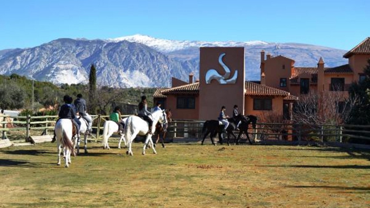 Photo of Others in Cozvijar
