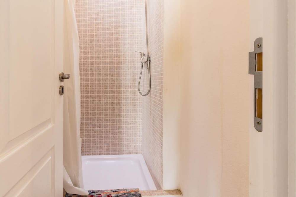 Photo of Bathroom in Albunuelas