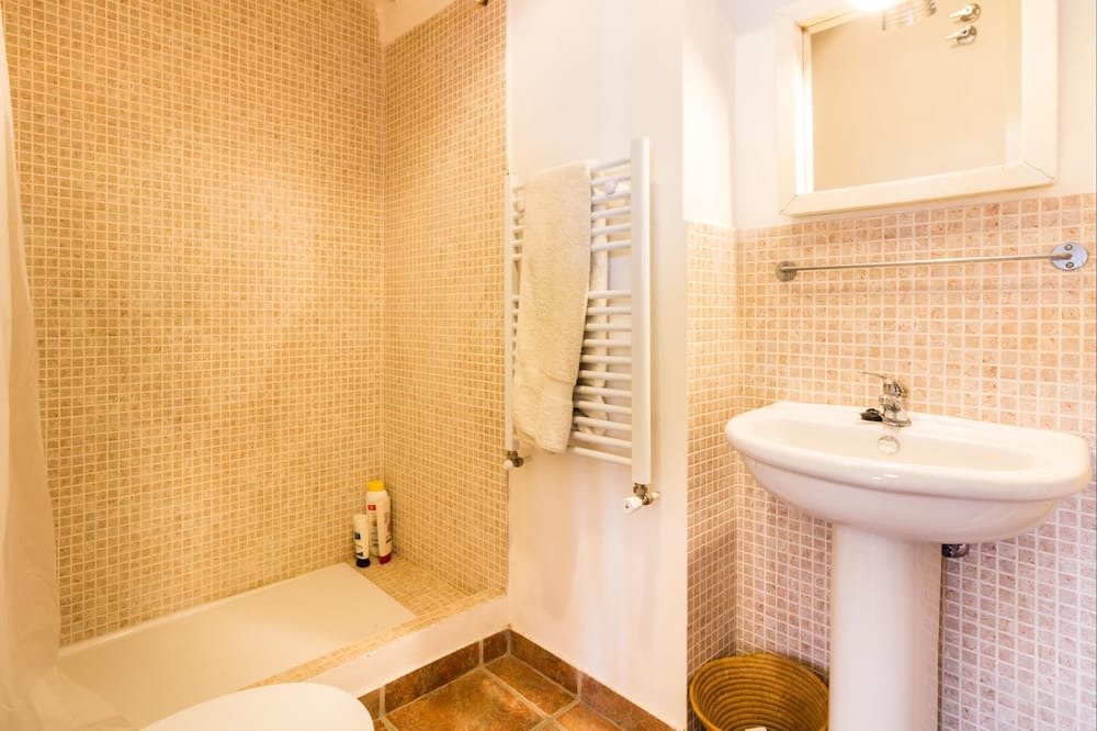Photo of Bathroom in Albunuelas